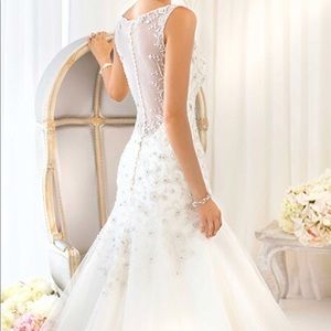 Brand new Fit & Flare Wedding gown White